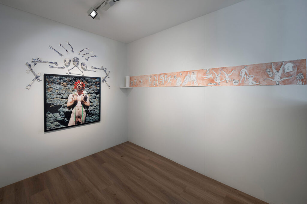 Install shot photoshopped - Dis - Andrew Nicholls .M Contemporary