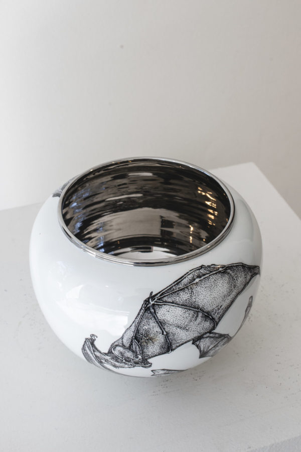 with Jingdezhen artisans 'Bat Bowl' - Image 2